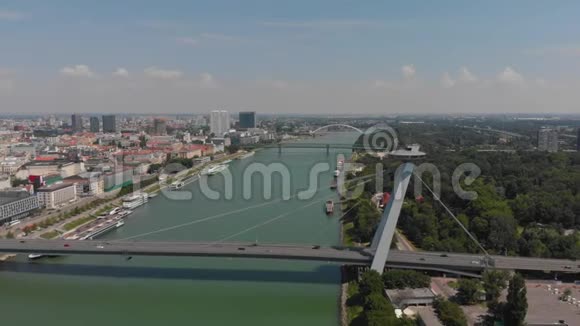 斯洛伐克布拉迪斯拉发2018年6月晴天马威航空视频的预览图