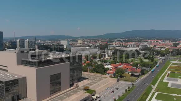 克罗地亚萨格勒布2018年6月晴天马威航空视频的预览图