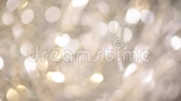 银色抽象波克灯节日离焦背景新年和圣诞节的概念贺卡视频的预览图