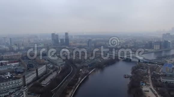 多罗戈米洛夫斯基大桥工业区全景图视频的预览图