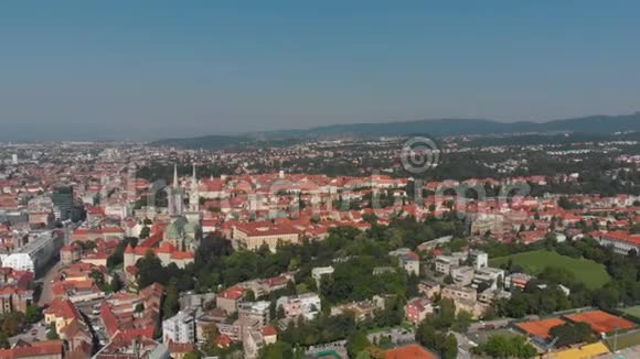 克罗地亚萨格勒布2018年6月晴天马威航空视频的预览图