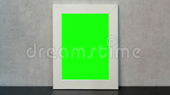 垂直相框绿色中间和白色边缘视频的预览图