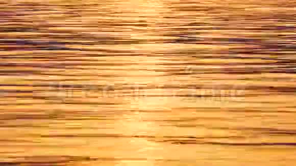 涟漪波涛如水的纹理背景日落过海视频的预览图