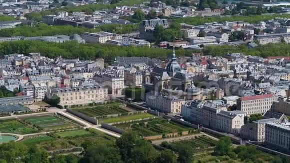 法国空中巴黎凡尔赛花园2018年8月晴天30毫米4K灵感2探索视频的预览图