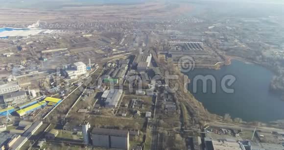 工厂鸟瞰现代工业建筑视频的预览图