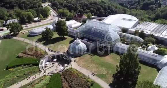 美国宾夕法尼亚州匹兹堡的菲普斯音乐学院和植物园申利公园园艺中心视频的预览图