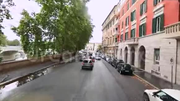 雨中意大利的空街罗马的空街视频的预览图