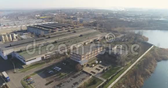 金属制品厂俯视图大型工厂顶部视频的预览图