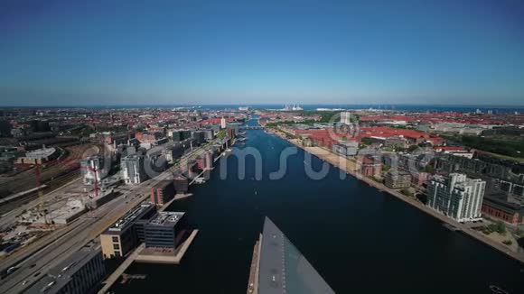 丹麦航空公司哥本哈根2018年6月晴天15毫米宽角4K灵感2探针视频的预览图