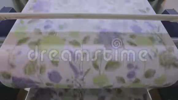 壁纸彩色印刷现代壁纸生产工业室内视频的预览图