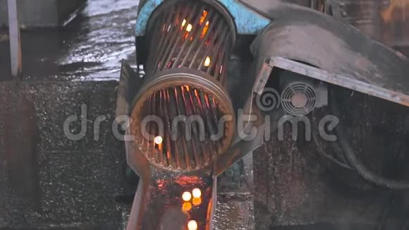 轧钢厂破碎用红热钢球钢球生产工艺视频的预览图