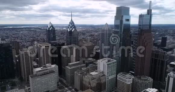 著名的美丽商业摩天大楼的费城城市景观视频的预览图