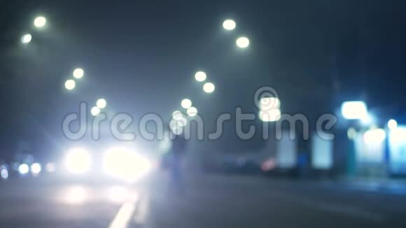 交通晚上模糊道路天气视频的预览图