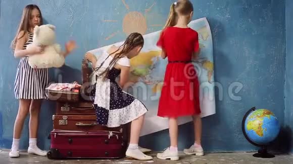 快乐的孩子们将踏上旅程视频的预览图