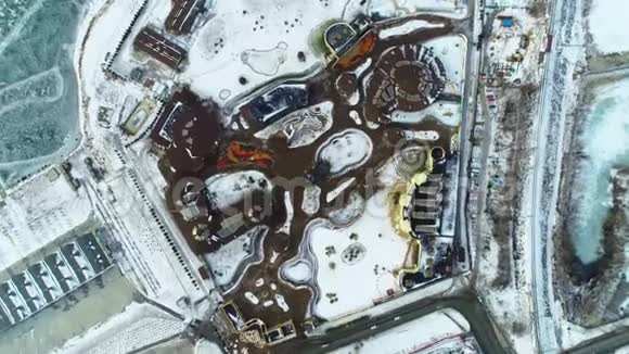 冬季有不同景点的游乐园综合体视频的预览图