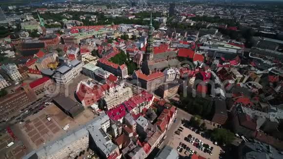 空中拉脱维亚里加2018年6月夜间15毫米广角4K激发2个项目视频的预览图