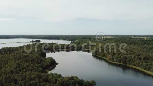 布多维斯特湖的奇妙景观视频的预览图