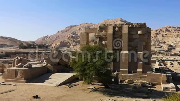 拉梅塞姆公元前十三世纪法老拉姆斯二世的纪念神庙是上埃及特班墓地的一部分卢克索视频的预览图