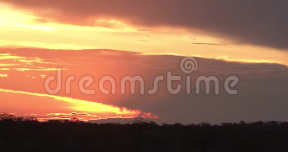 夕阳西下纳米比亚温得和克4k视频的预览图