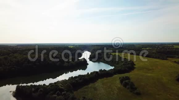 美丽的莱斯科维奇湖景观视频的预览图