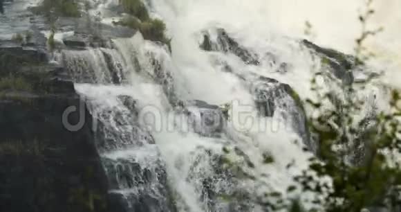 关闭维多利亚瀑布的镜头水流缓慢4k视频的预览图
