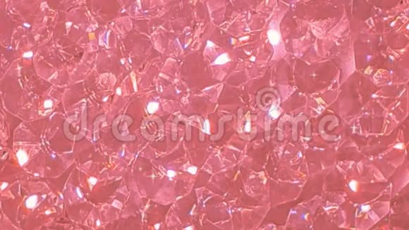 闪闪发光的粉红色钻石晶体视频的预览图