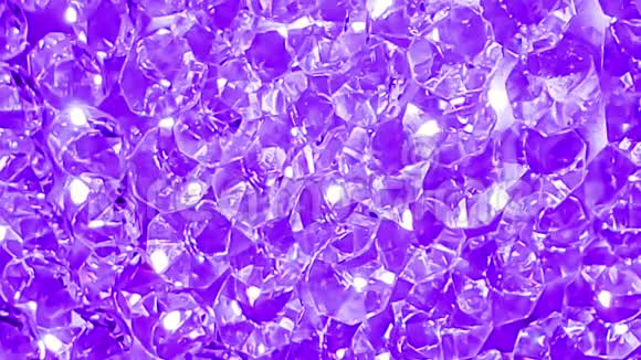 闪闪发光的紫色钻石晶体视频的预览图