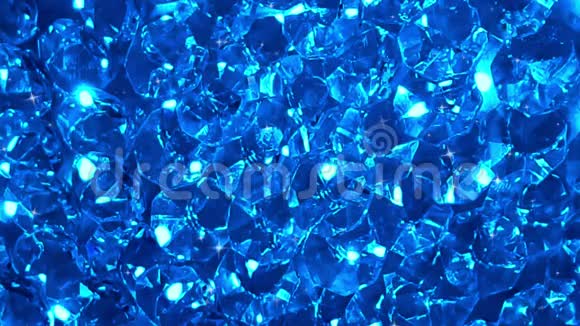 闪闪发光的蓝色钻石晶体视频的预览图