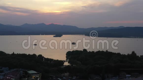 中国杭州西湖2019年9月日落视频的预览图