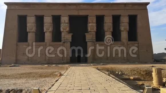 美丽的登德拉古庙或哈索古庙的遗迹埃及登德拉靠近视频的预览图