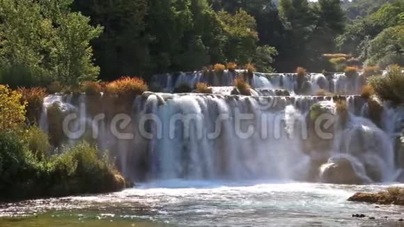 克拉卡河上的瀑布视频的预览图
