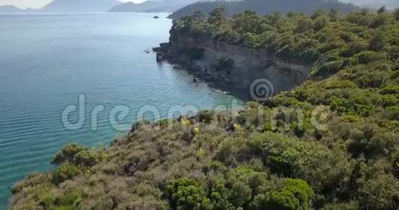 拥有巨大悬崖和森林的海岸土耳其的地中海视频的预览图