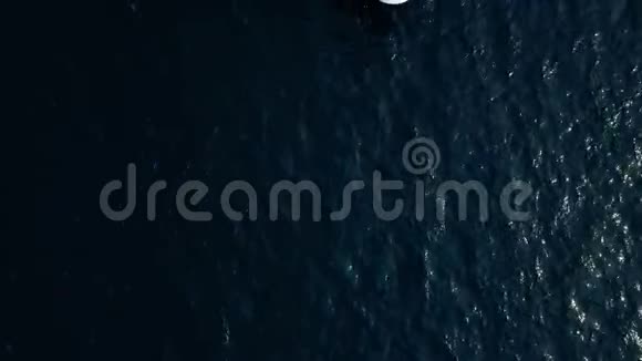 乘坐豪华私人游艇飞越马尔代夫海洋视频的预览图
