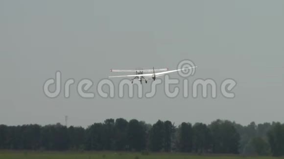 夏日飞机起飞录像视频的预览图
