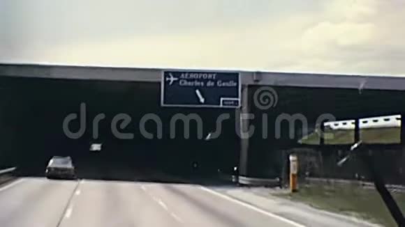 去巴黎的高速公路隧道视频的预览图