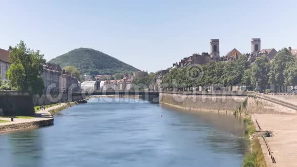 城市景观在贝桑Aon法国视频的预览图