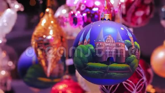 吕贝克城门景观圣诞装饰新年及圣诞节概念视频的预览图