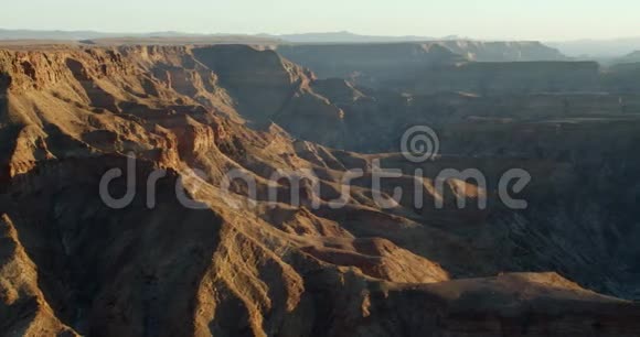 纳米比亚鱼河峡谷美景清晨阳光明媚4k视频的预览图
