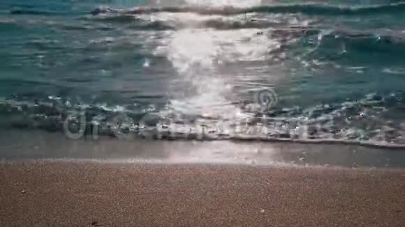 巴厘岛伊比沙海滩太阳反射视频的预览图