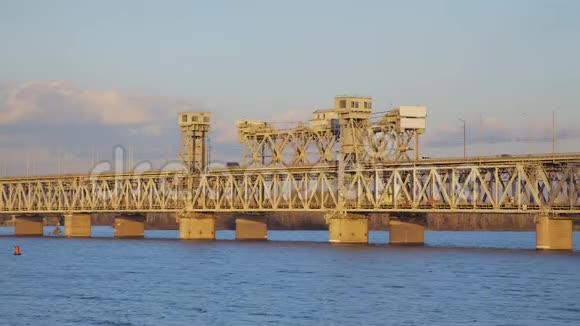 阿穆尔老铁路桥视频的预览图