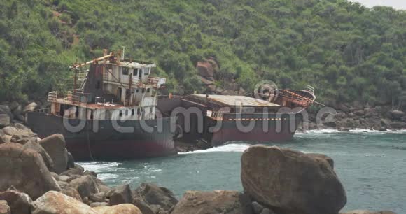 生锈的沉船搁浅了斯里兰卡视频的预览图