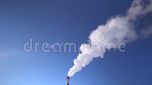 全球海水污染管道污染工业大气与烟雾生态污染工业工厂污染烟囱视频的预览图