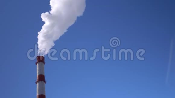 全球海水污染管道污染工业大气与烟雾生态污染工业工厂污染烟囱视频的预览图