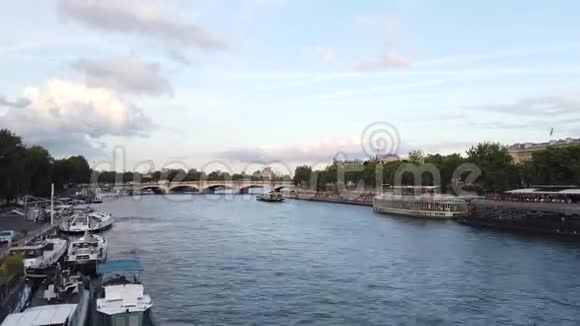 奥赛博物馆和西恩河法国视频的预览图