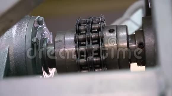 工厂机械齿轮链视频的预览图