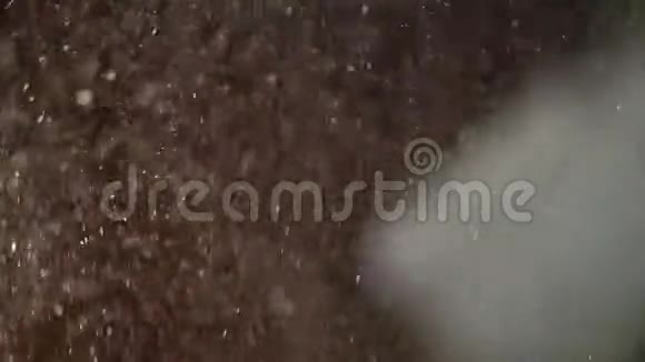 空气中的灰尘飞扬小颗粒扩散抽象背景视频的预览图