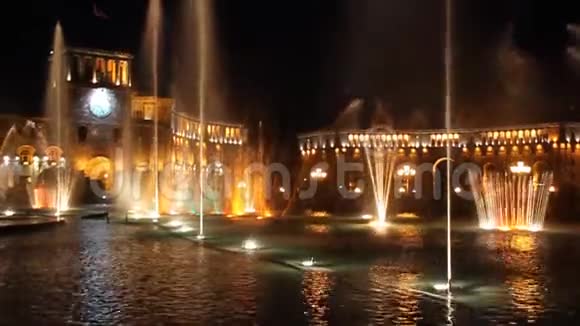埃里温共和国广场的喷泉视频的预览图