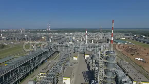 石油加工厂区域鸟瞰图视频的预览图