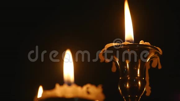 蜡烛在教堂里熄灭视频的预览图