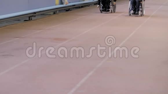 残疾人轮椅运动员参加比赛视频的预览图